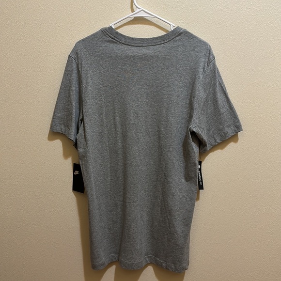 Nike T-shirt, size medium, gray - Picture 2 of 3